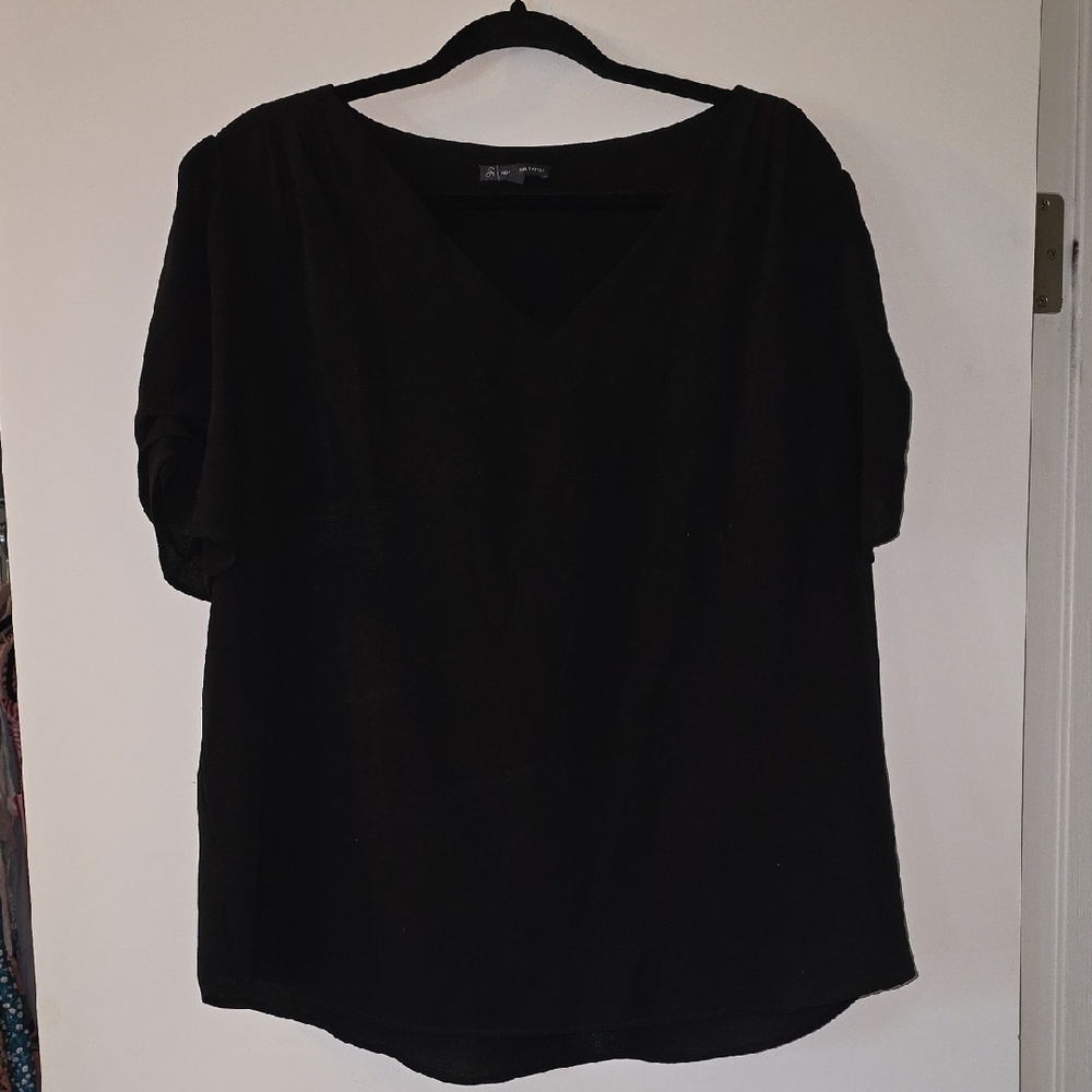 Adrianna Papell Elegant Black V-Neck Blouse